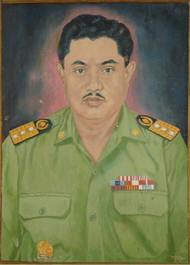 " Lukisan El Tari, Dari Wikipedia Commons, Sumber Buku "The Making of Middle Indonesia" (dibuat sekitar tahun 1960)" Lukisan El Tari, pahlawan nasional dan gubernur NTT di balik nama Bandara El Tari Kupang (KOE), tujuan pendaratan tiket pesawat Anda di Nusa Tenggara Timur.