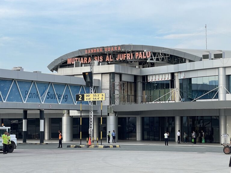 Bandara Mutiara SIS Al-Jufri Palu