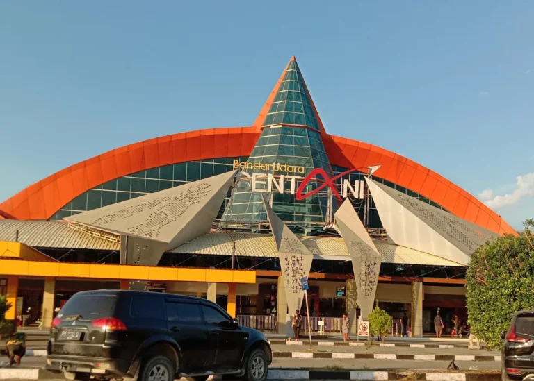 Terminal Bandara Sentani Jayapura (DJJ), pintu gerbang utama ke Tanah Papua.